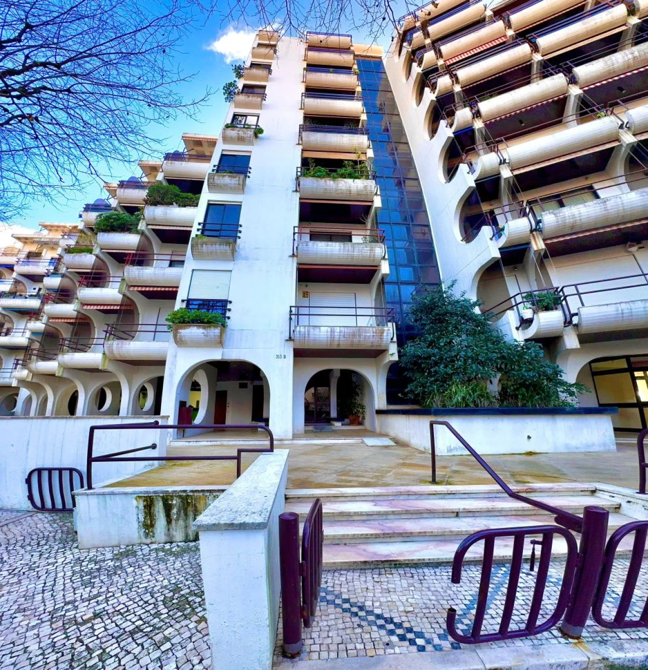 Loja para Arrendamento em São Pedro do Estoril Foto 1