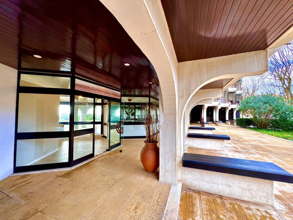 Loja para Arrendamento em São Pedro do Estoril Foto 4