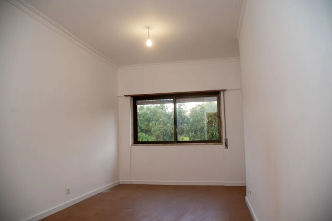 Apartamento T2 para Arrendamento em Benfica Foto 1