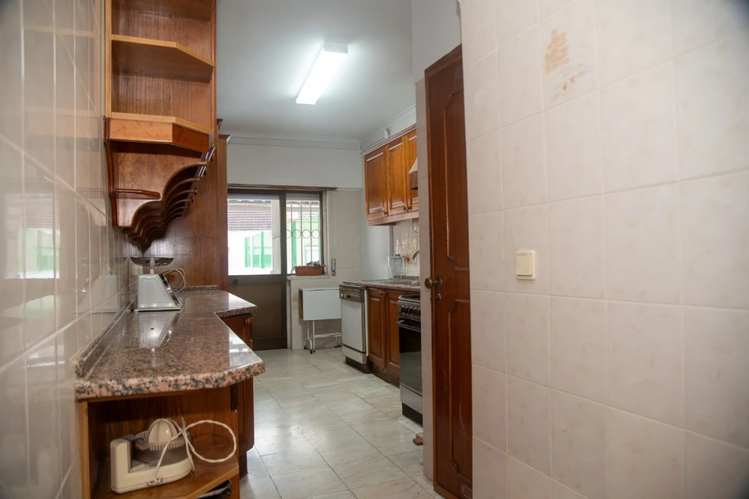 Apartamento T2 para Arrendamento em Benfica Foto 6