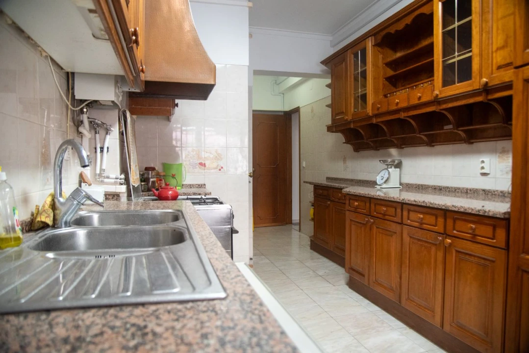 Apartamento T2 para Arrendamento em Benfica Foto 9