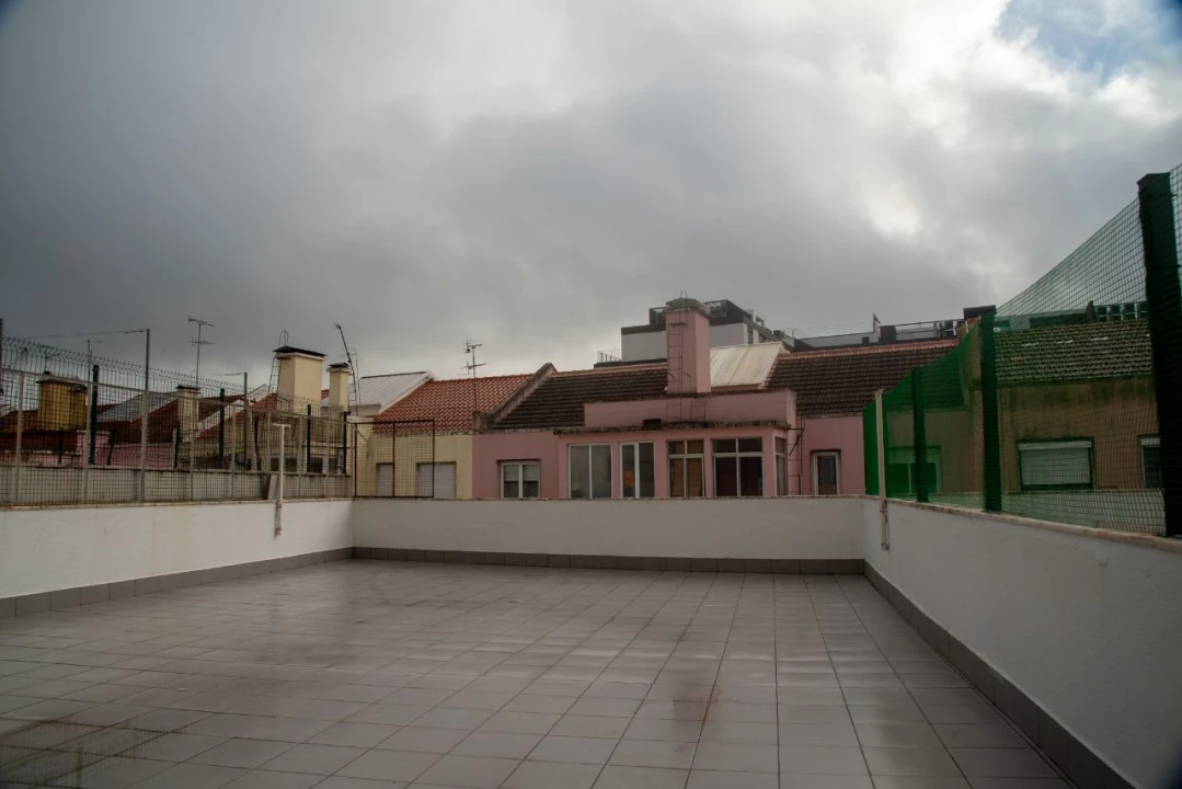 Apartamento T2 para Arrendamento em Benfica Foto 10