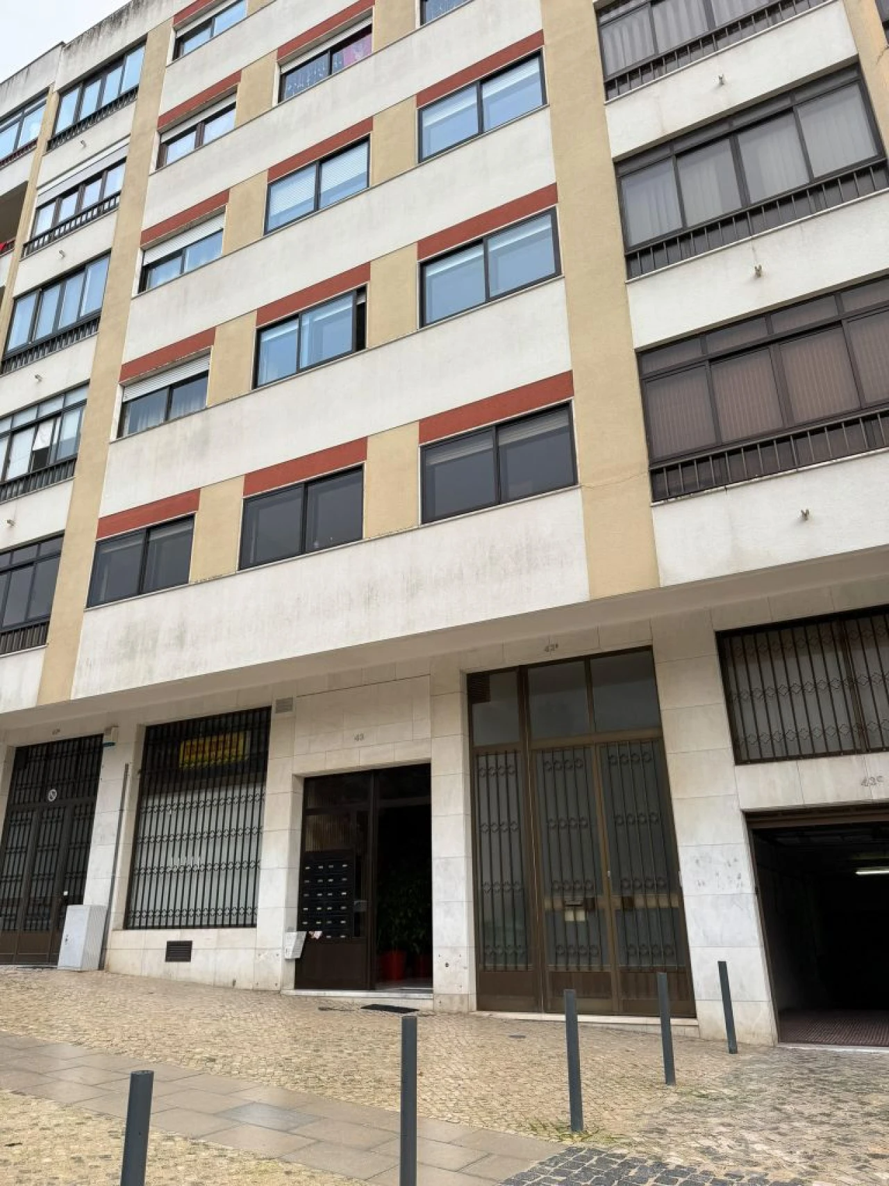 Apartamento T2 para Arrendamento em Benfica Foto 22