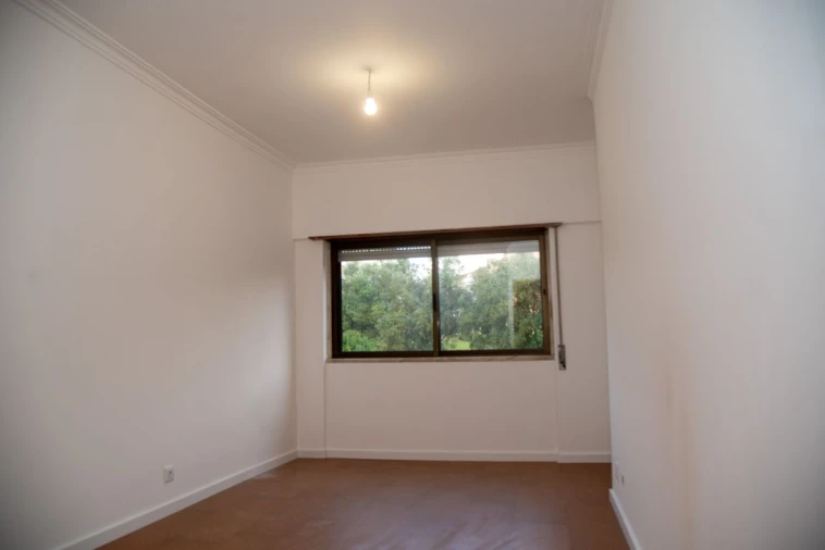 Apartamento T2 para Arrendamento em Benfica Foto 1