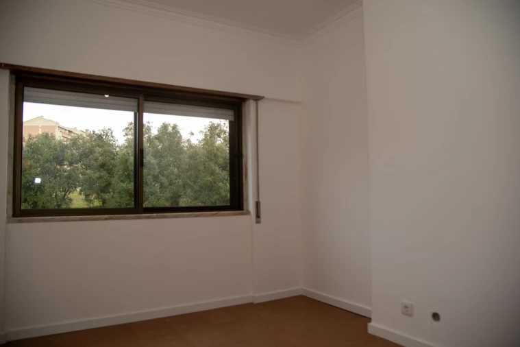 Apartamento T2 para Arrendamento em Benfica Foto 4