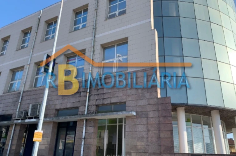 Loja para Venda em Santa Maria de Lamas