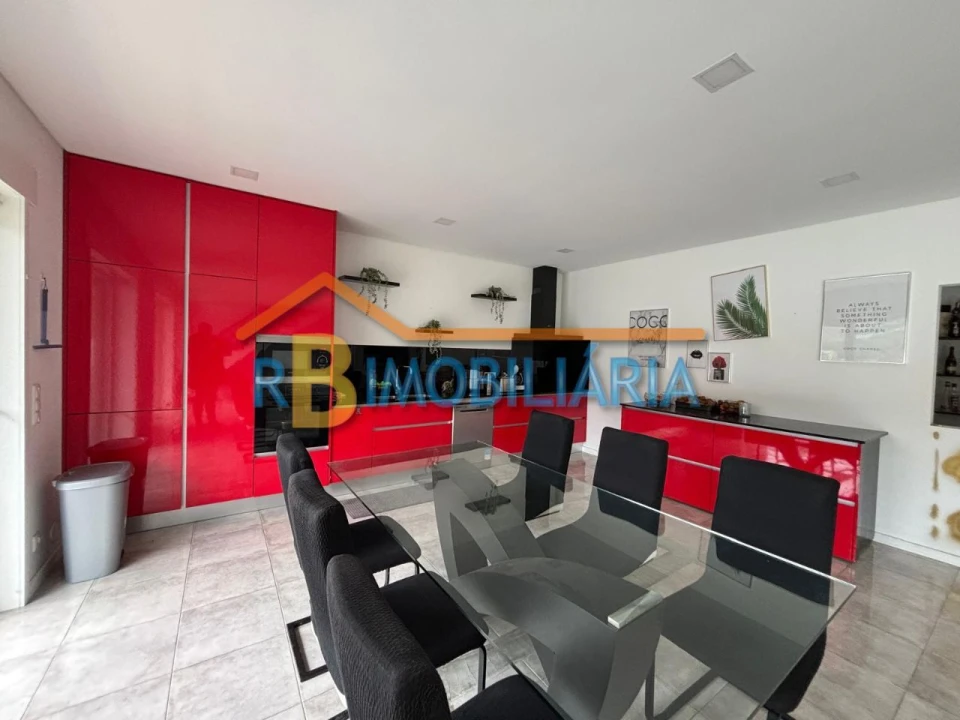 Moradia T3 para Venda em Urrô Foto 6