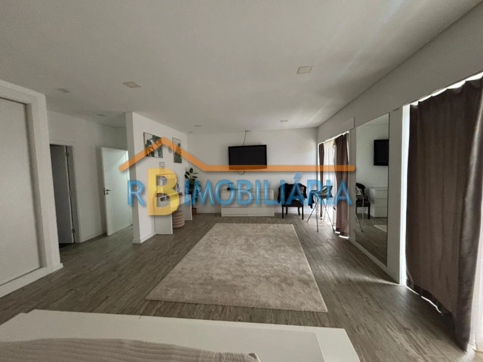 Moradia T3 para Venda em Urrô Foto 9