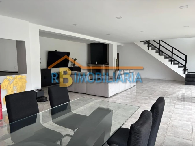 Moradia T3 para Venda em Urrô Foto 4