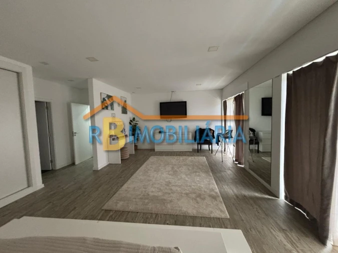 Moradia T3 para Venda em Urrô Foto 9