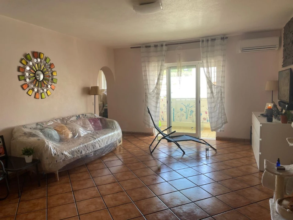 Prédio para Arrendamento em Tunes Foto 1