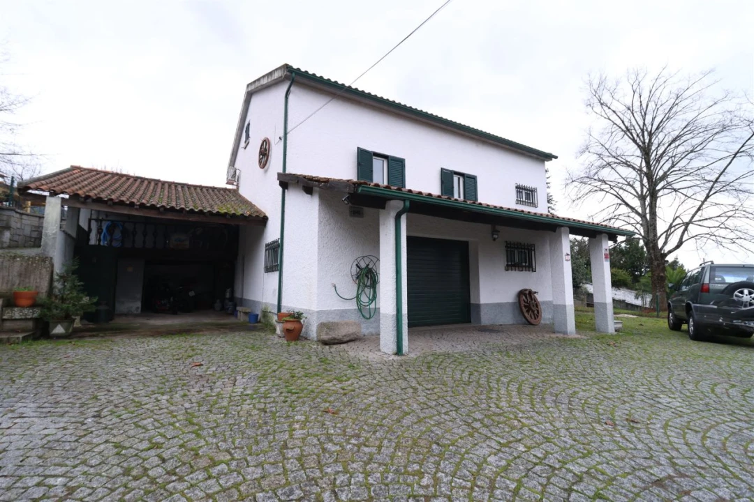 Moradia T6 para Venda em Gouveia Foto 2