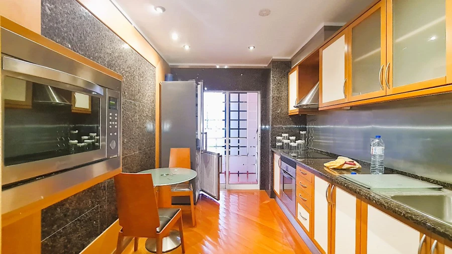 Apartamento T3 para Arrendamento em Funchal Foto 7