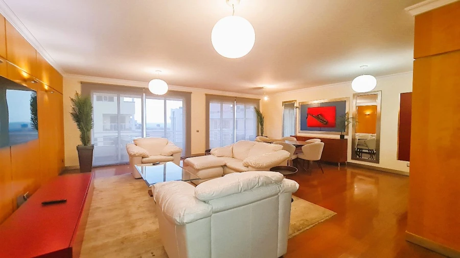 Apartamento T3 para Arrendamento em Funchal Foto 10