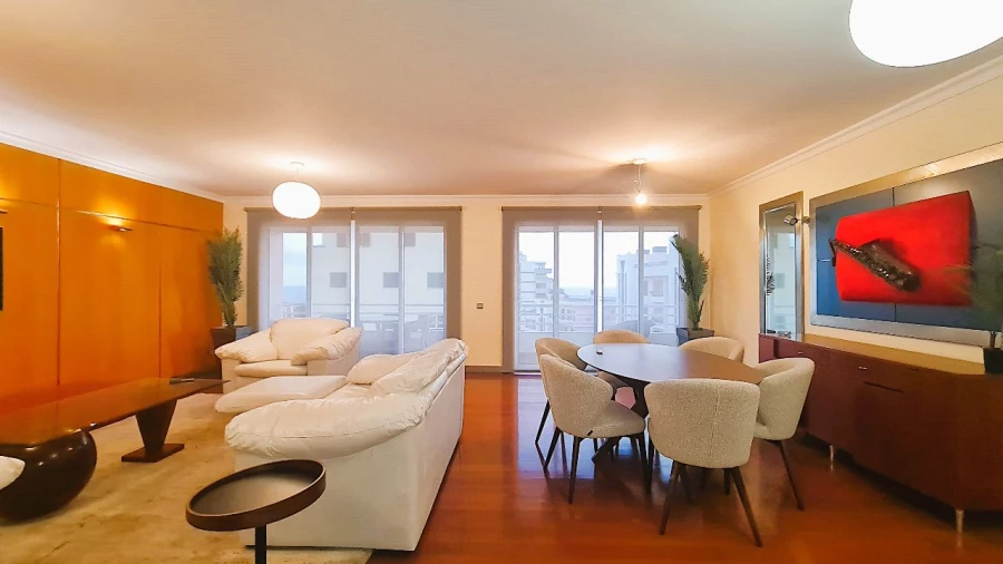 Apartamento T3 para Arrendamento em Funchal Foto 9