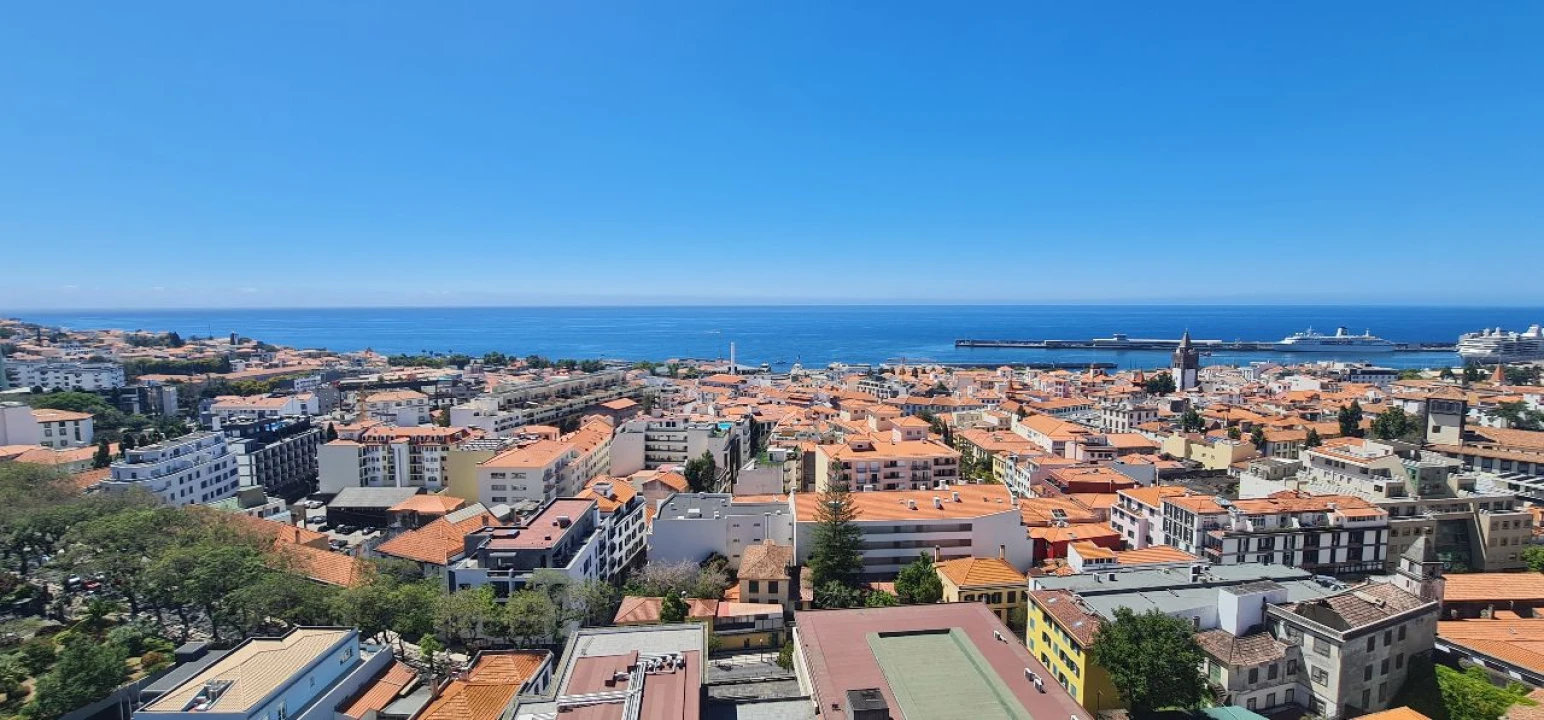 Apartamento T2 para Venda em Funchal Foto 1