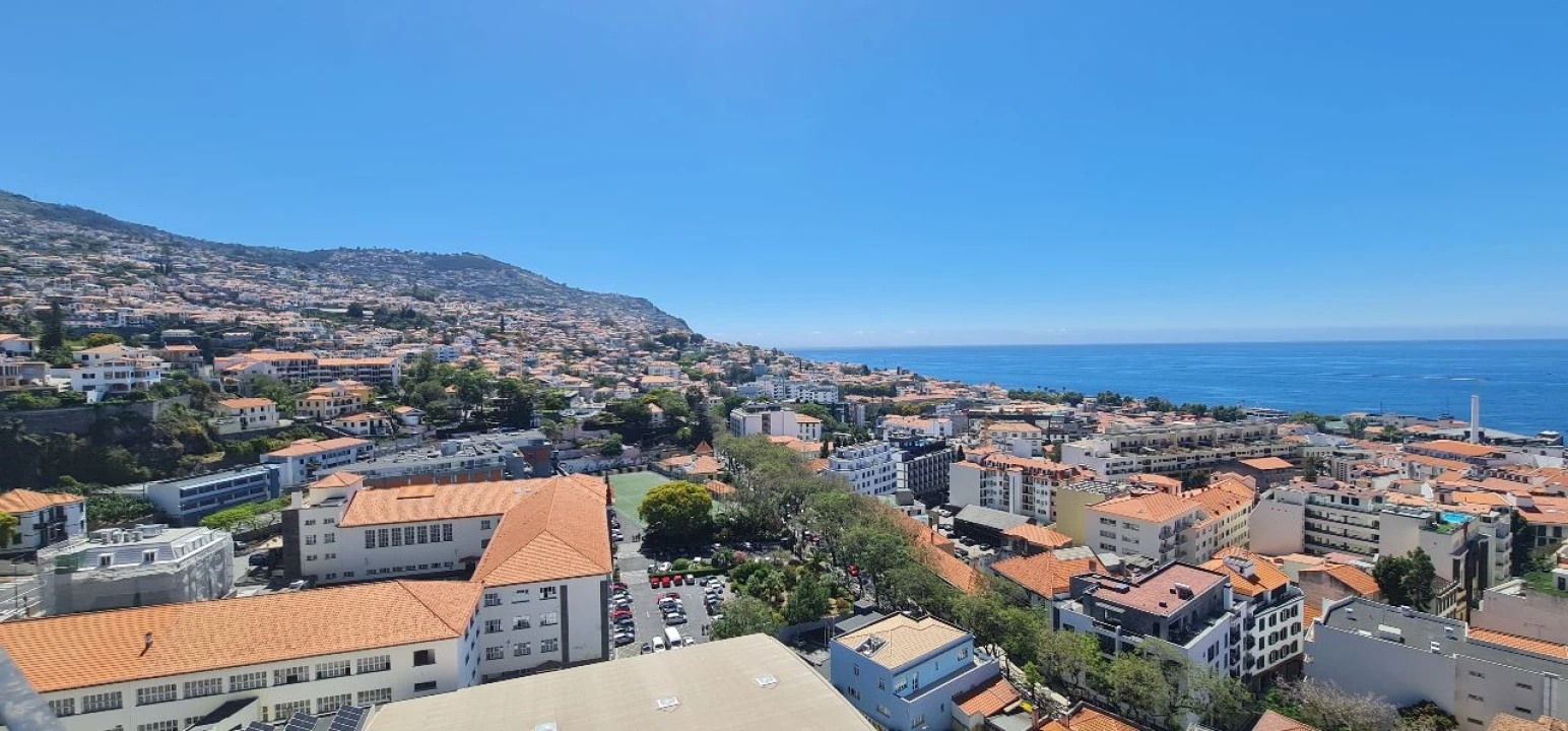Apartamento T2 para Venda em Funchal Foto 2