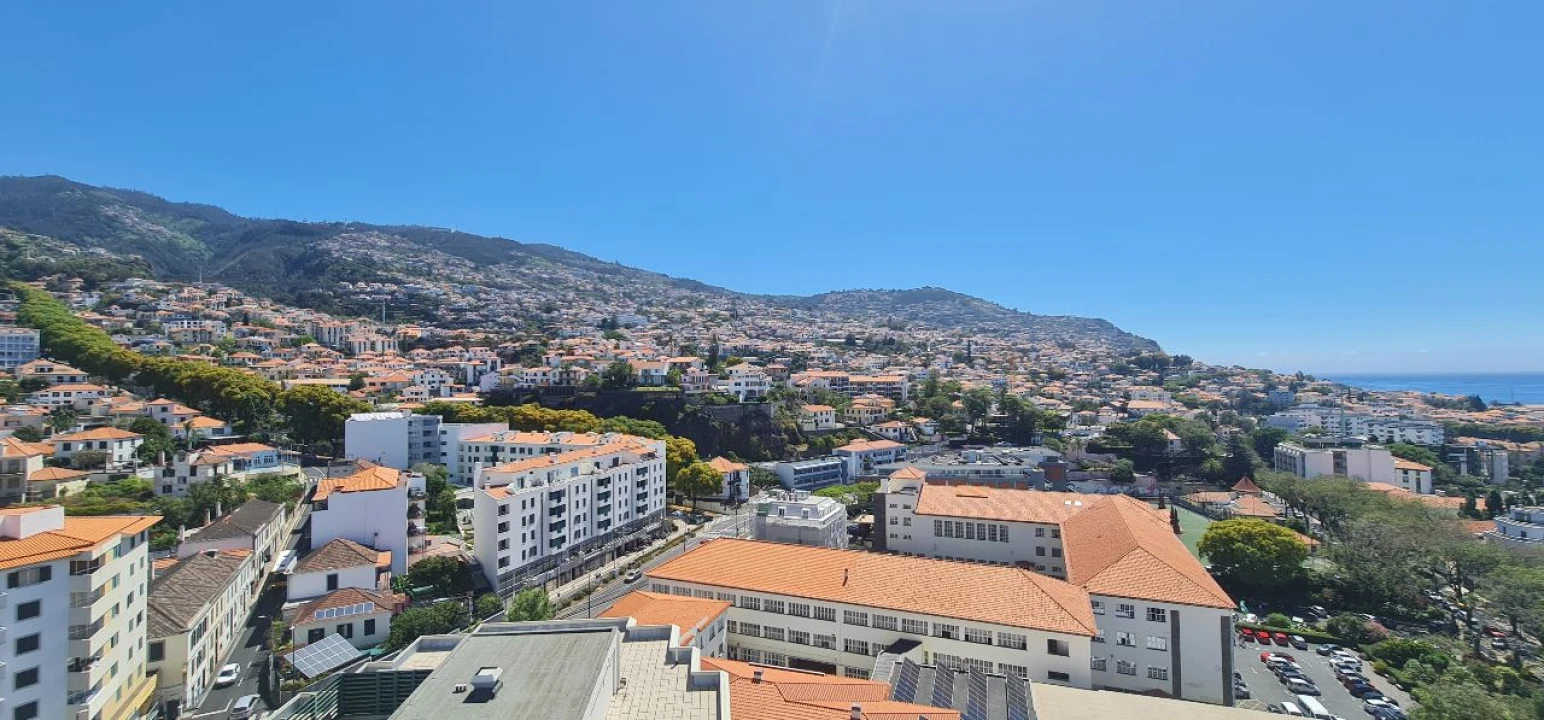 Apartamento T2 para Venda em Funchal Foto 3
