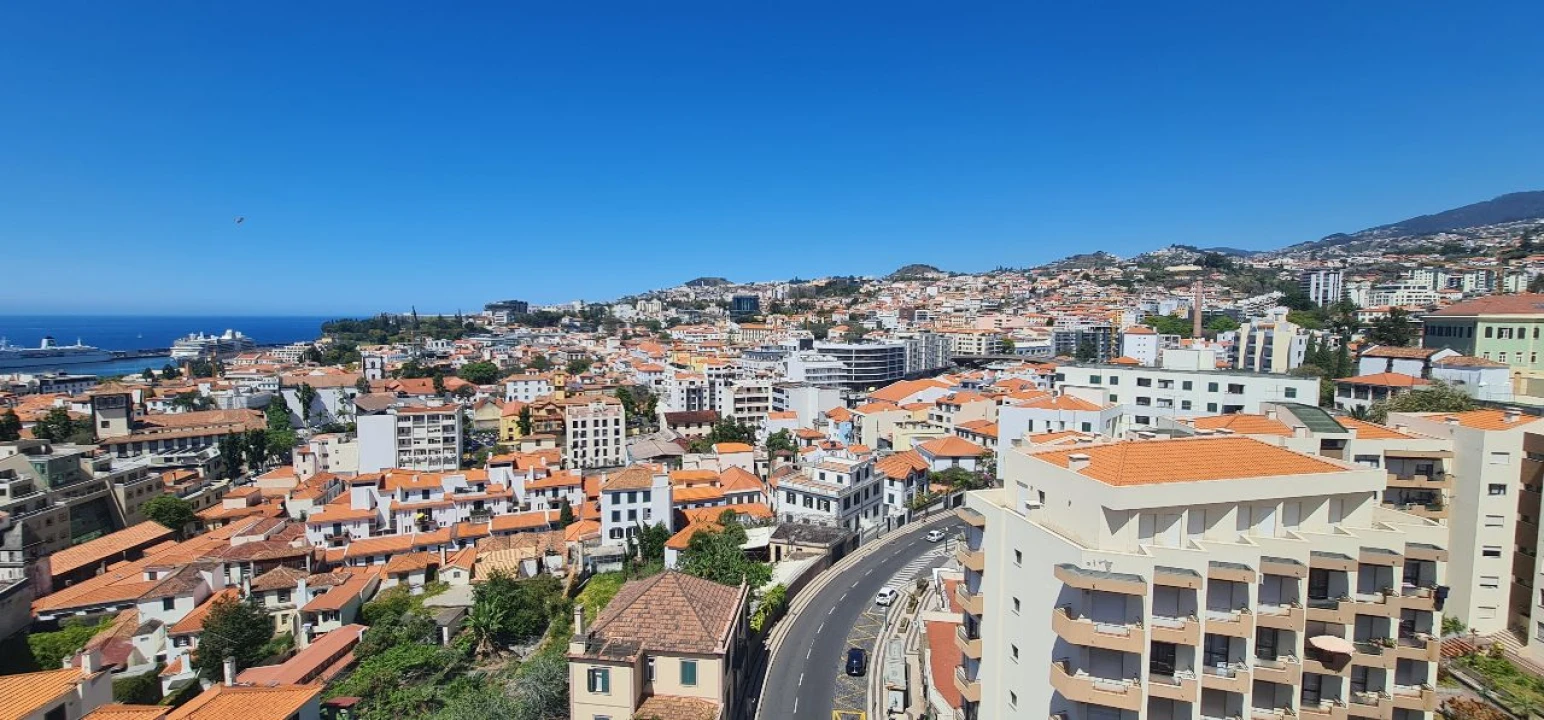 Apartamento T2 para Venda em Funchal Foto 5