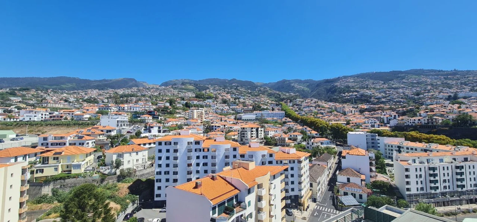Apartamento T2 para Venda em Funchal Foto 4