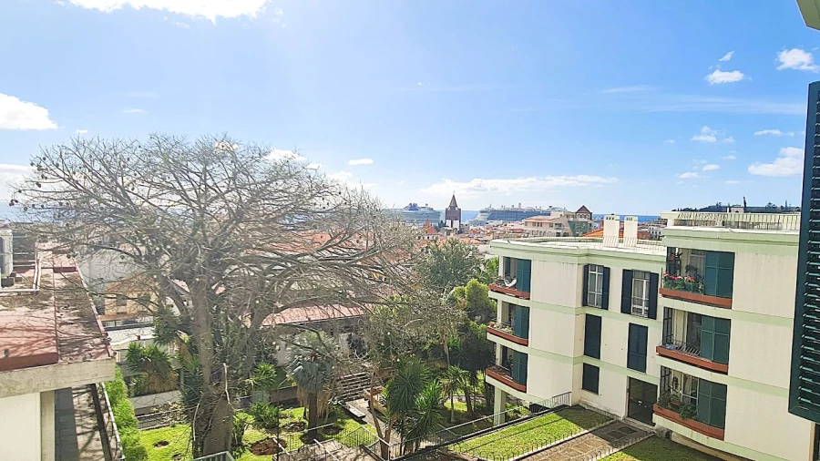 Apartamento T2 para Venda em Funchal Foto 10