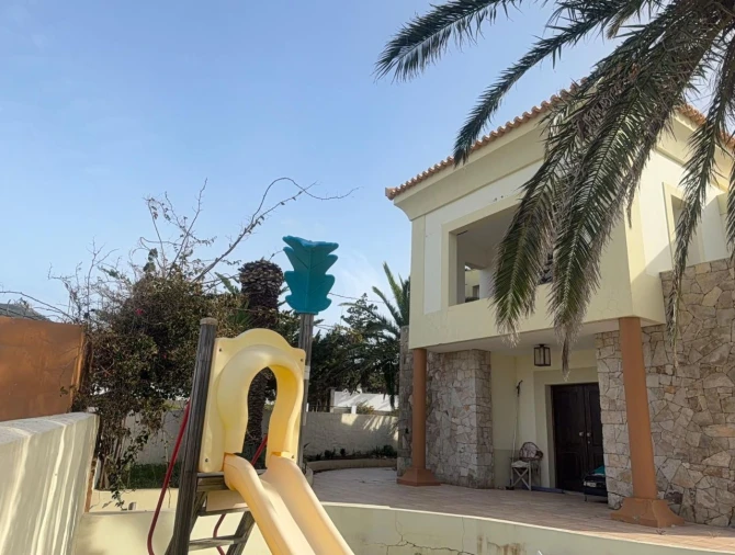 Moradia T4 para Venda em Porto Santo Foto 3