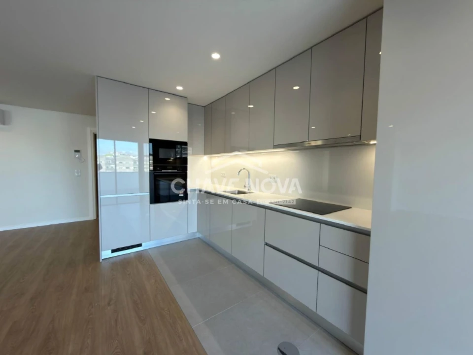 Apartamento T3 para Venda em Vila Nova de Gaia Foto 3