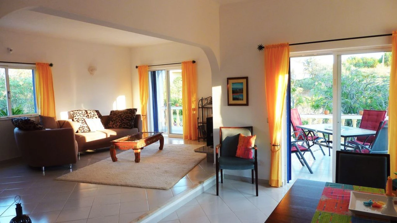 Moradia T3 para Arrendamento em Porches Velho Foto 15