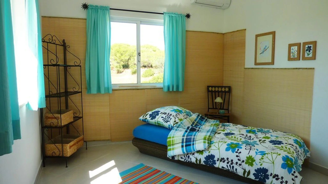 Moradia T3 para Arrendamento em Porches Velho Foto 17