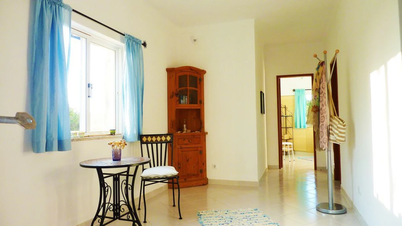 Moradia T3 para Arrendamento em Porches Velho Foto 16