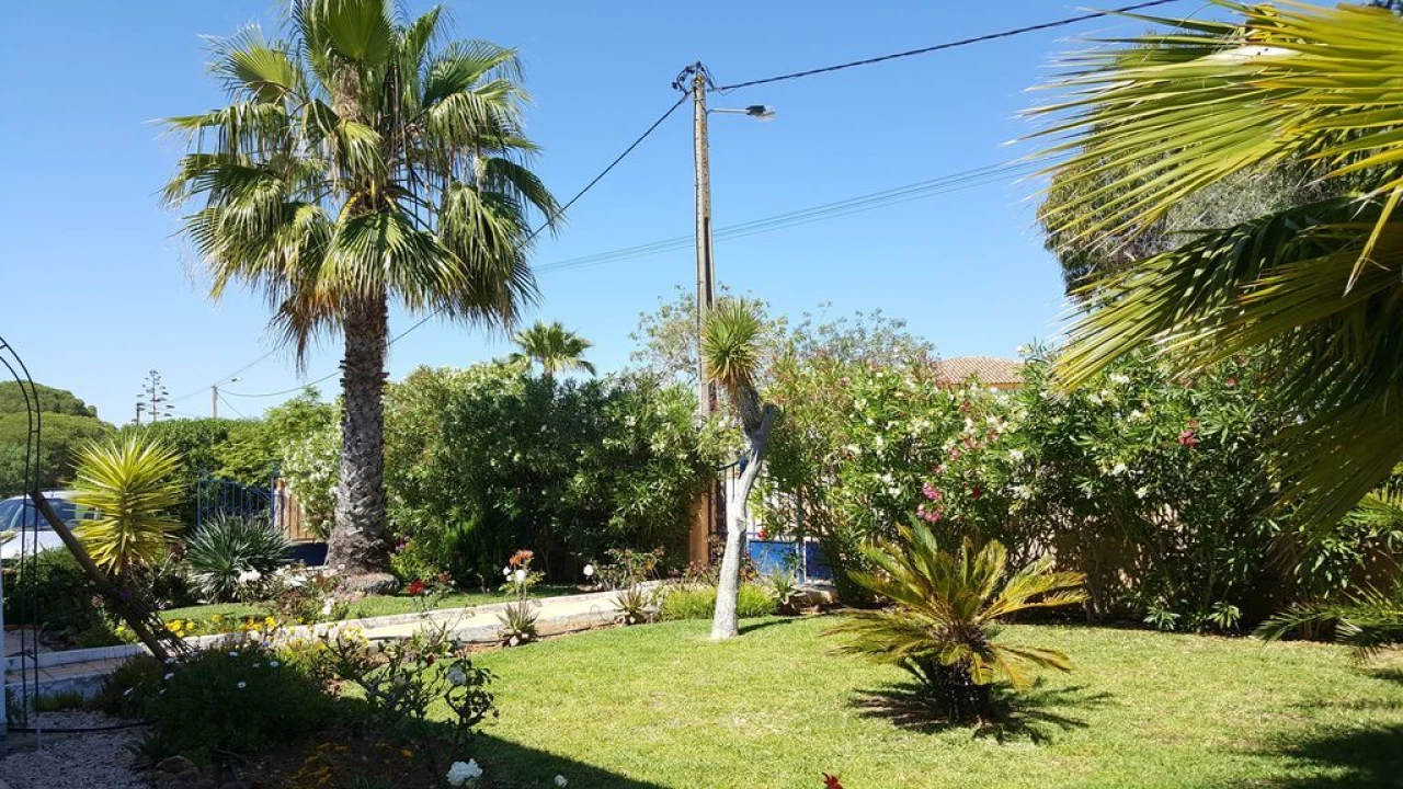 Moradia T3 para Arrendamento em Porches Velho Foto 32