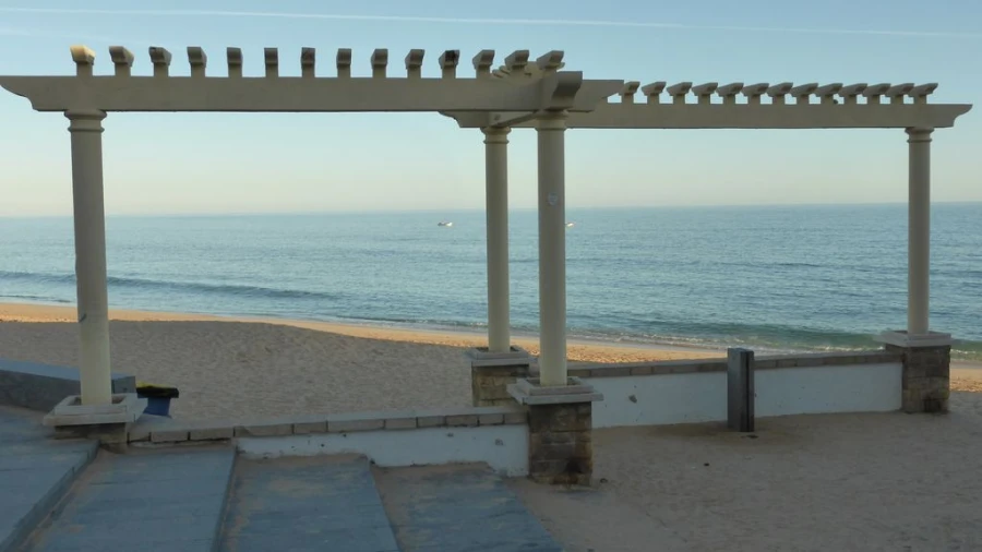 Moradia T3 para Arrendamento em Porches Velho Foto 8