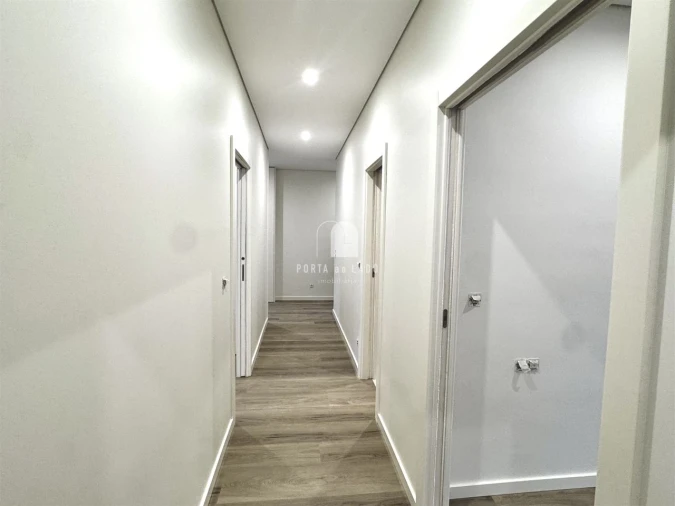Apartamento T3 para Venda em Seixezelo Foto 4