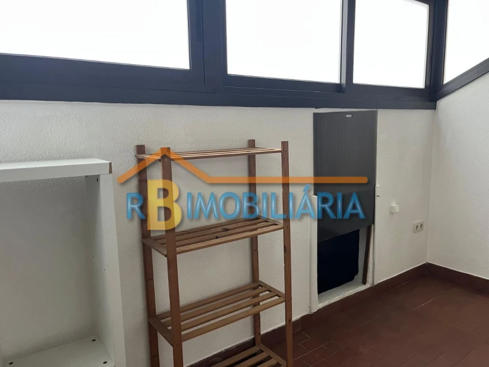 Apartamento T1 para Venda em Santa Maria de Lamas Foto 9