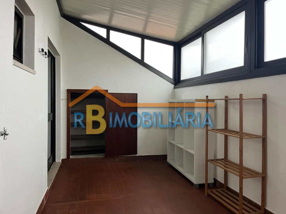 Apartamento T1 para Venda em Santa Maria de Lamas Foto 11