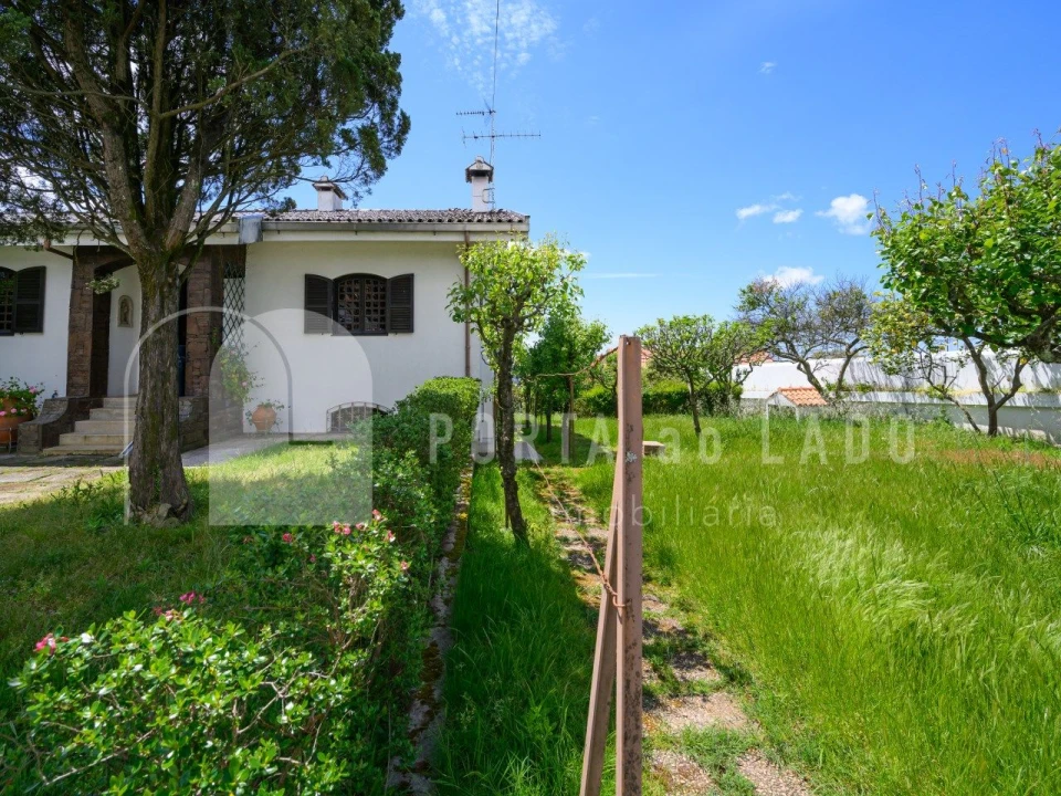 Moradia T4 para Venda em Arrifana Foto 38