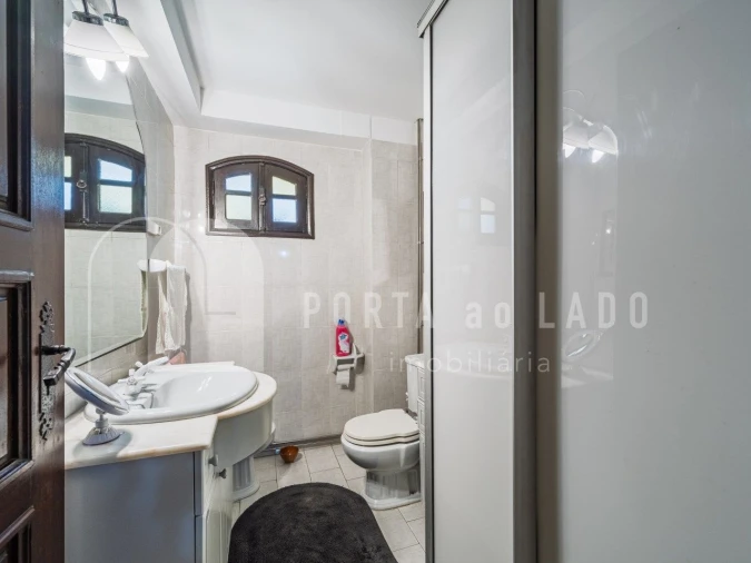 Moradia T4 para Venda em Arrifana Foto 35