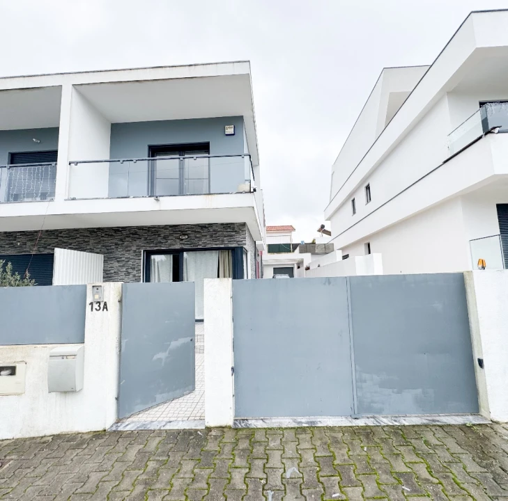 Moradia T4 para Venda em Fernão Ferro Foto 7