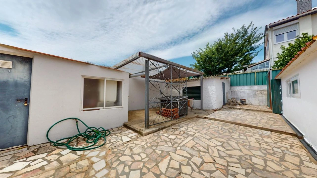 Moradia T2 para Venda em Charneca de Caparica Foto 9