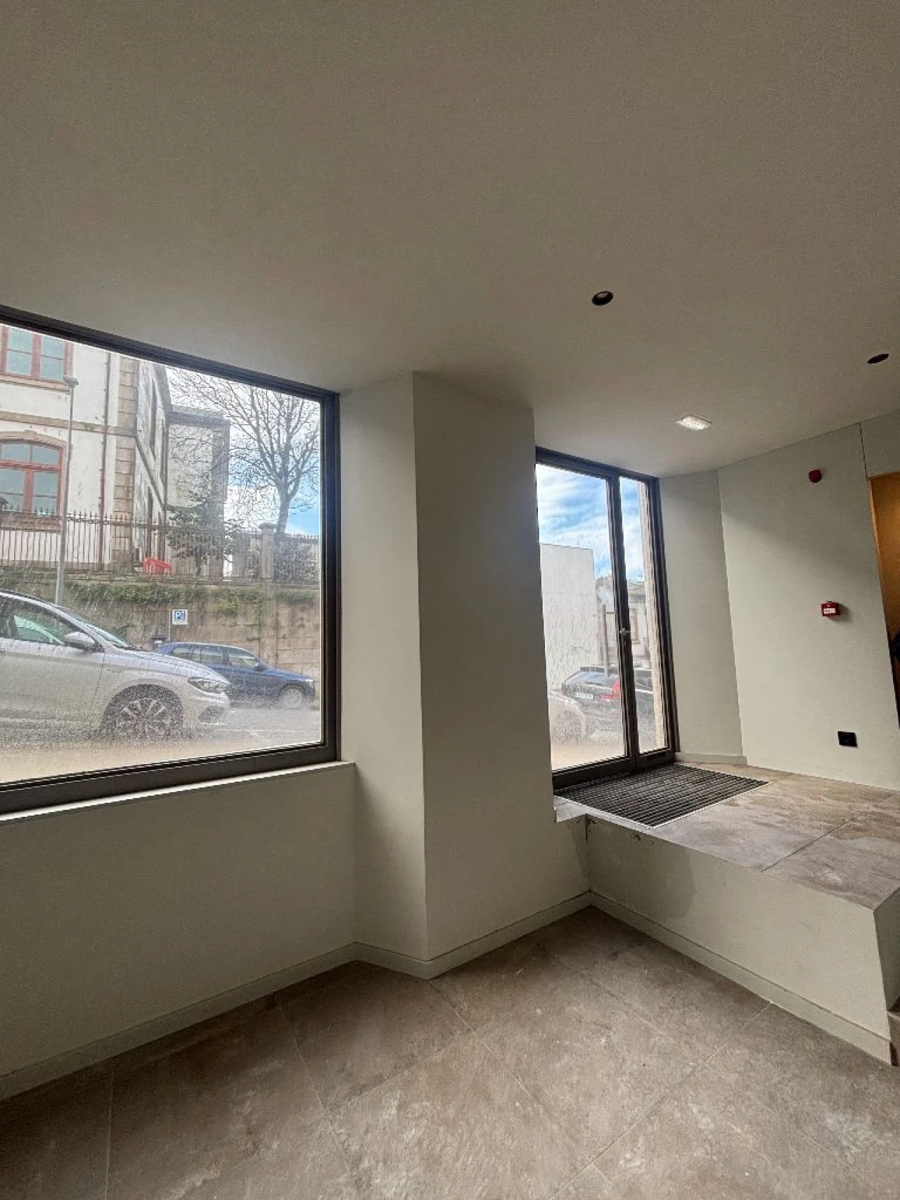 Loja para Arrendamento em Porto Foto 7