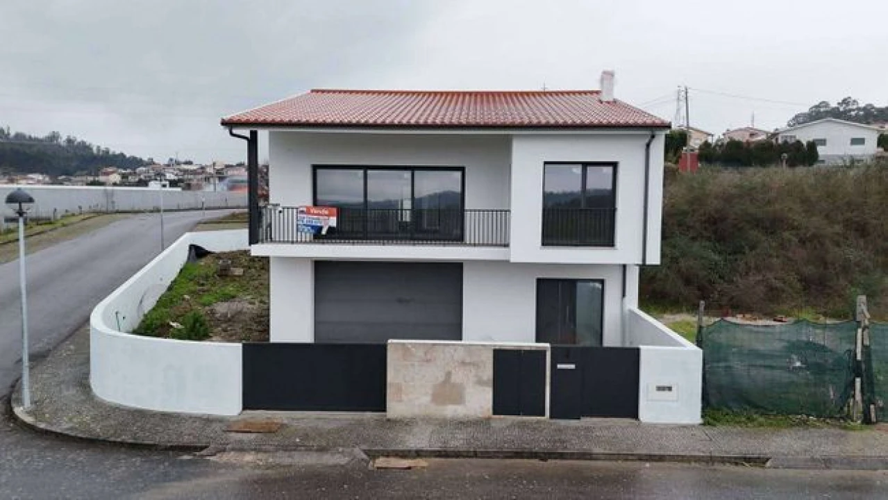 Moradia T3 para Venda em Friande Foto 4