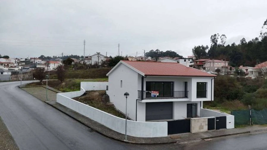 Moradia T3 para Venda em Friande Foto 3