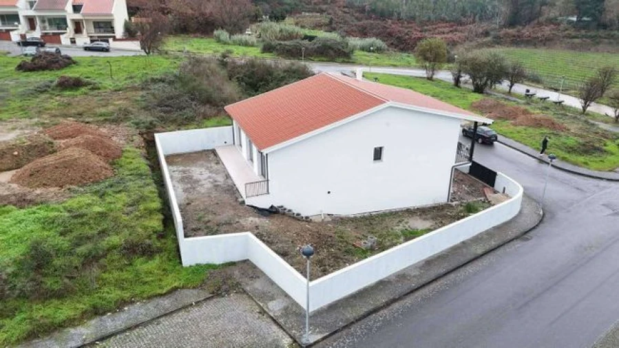 Moradia T3 para Venda em Friande Foto 14