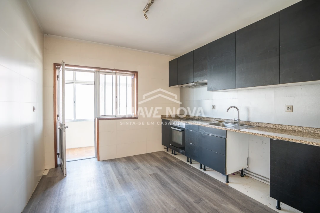 Apartamento T2 para Venda em Maia Foto 13