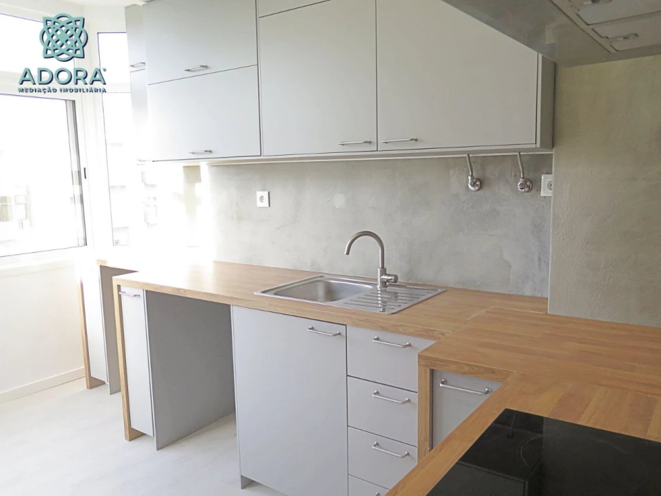 Apartamento T2 para Venda em Almada Foto 3
