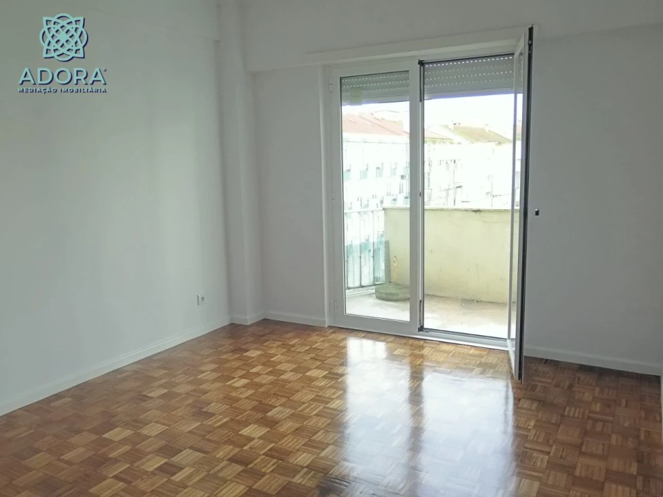 Apartamento T2 para Venda em Almada Foto 1