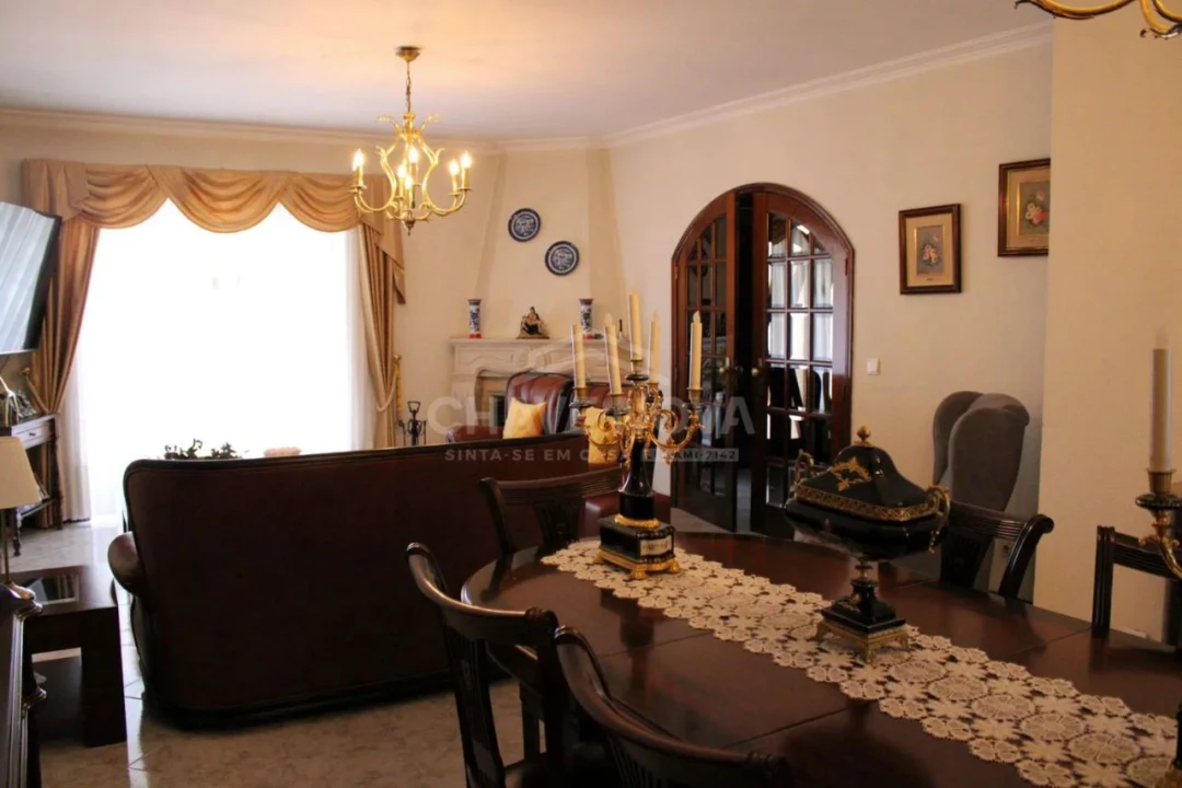 Moradia T5 para Venda em Pedroso Foto 6