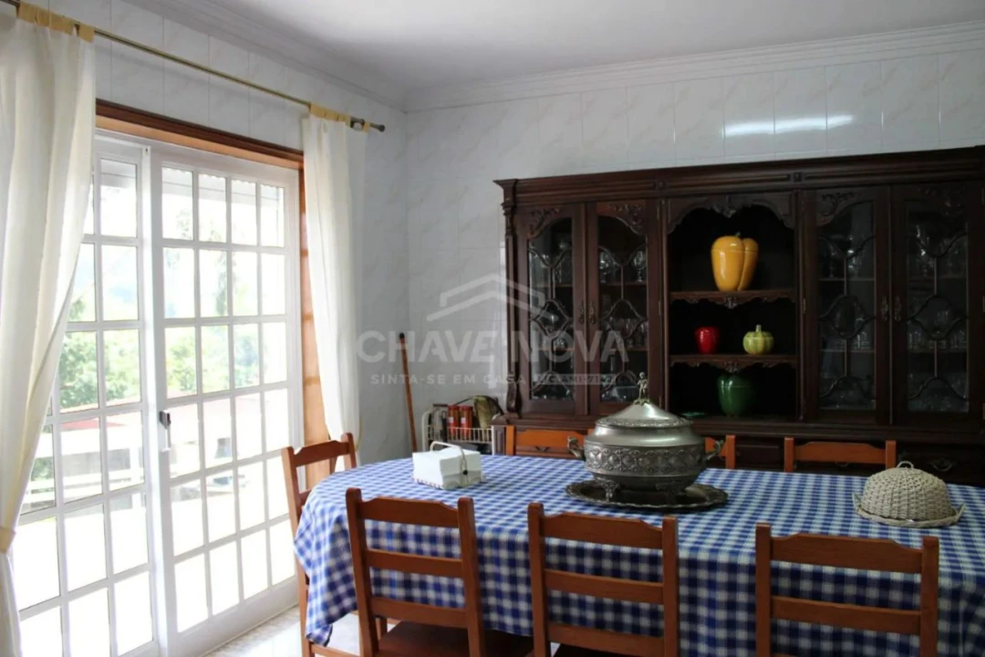 Moradia T5 para Venda em Pedroso Foto 9