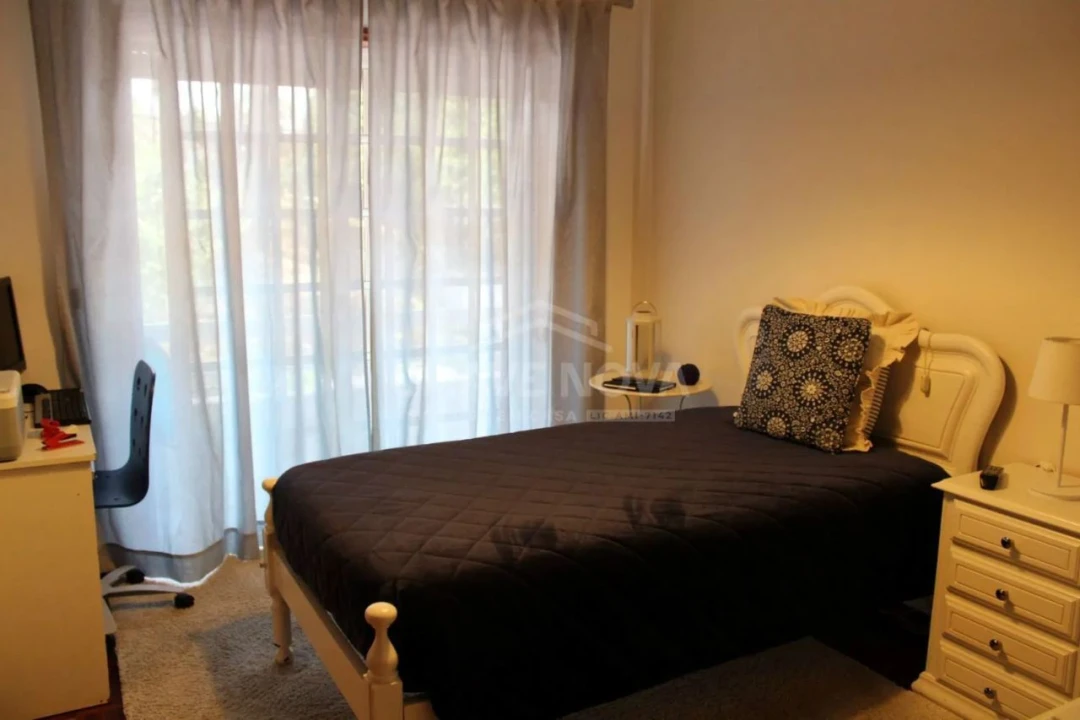 Moradia T5 para Venda em Pedroso Foto 14