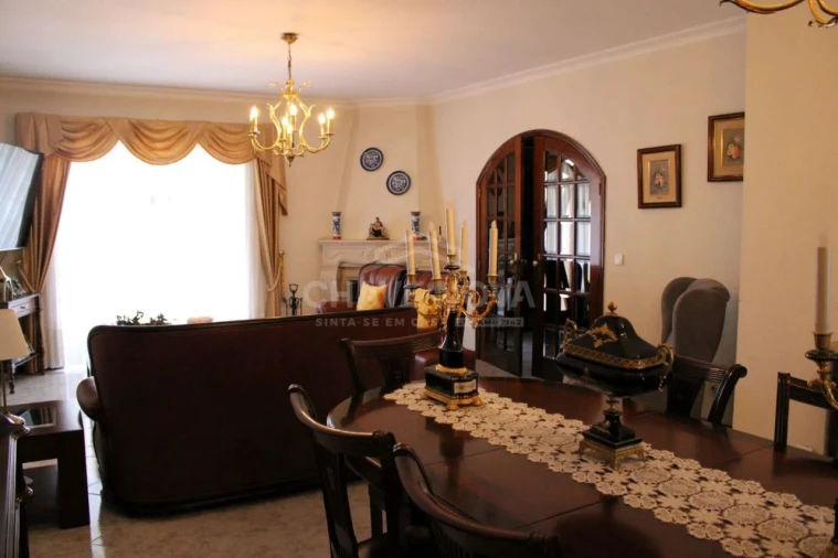 Moradia T5 para Venda em Pedroso Foto 6